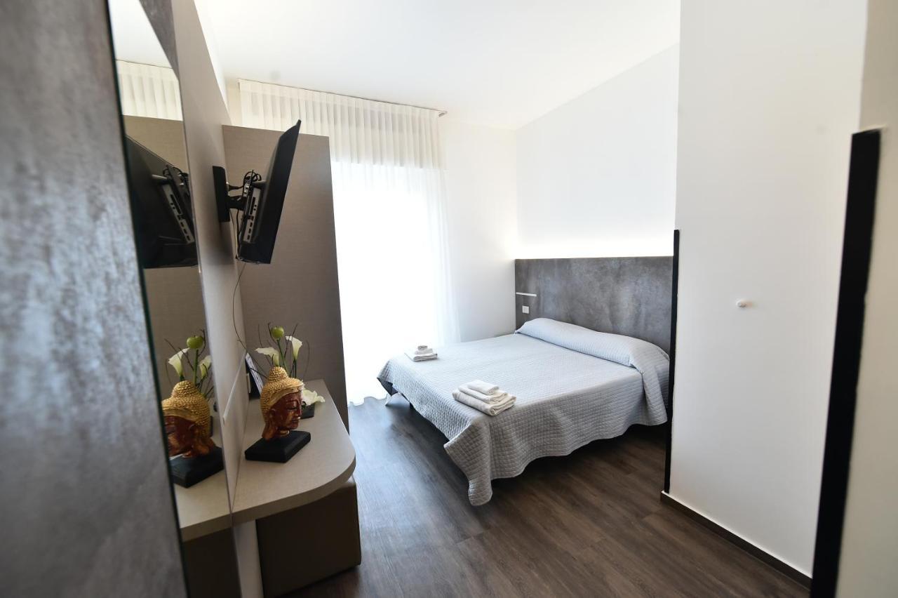 Hotel Okinawa Rimini Esterno foto