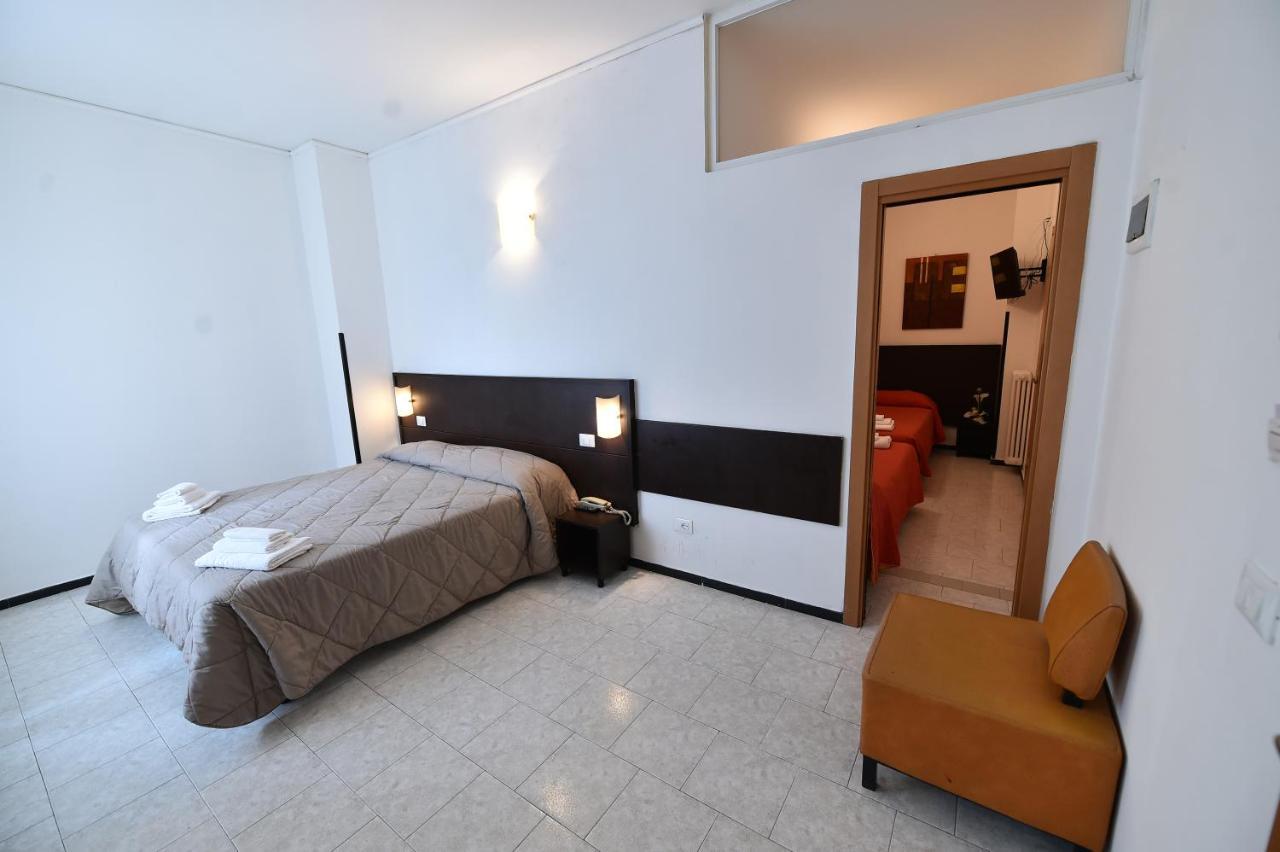 Hotel Okinawa Rimini Esterno foto
