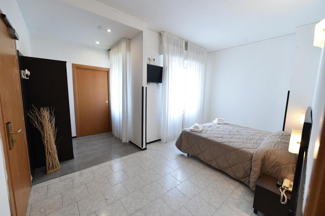 Hotel Okinawa Rimini Esterno foto