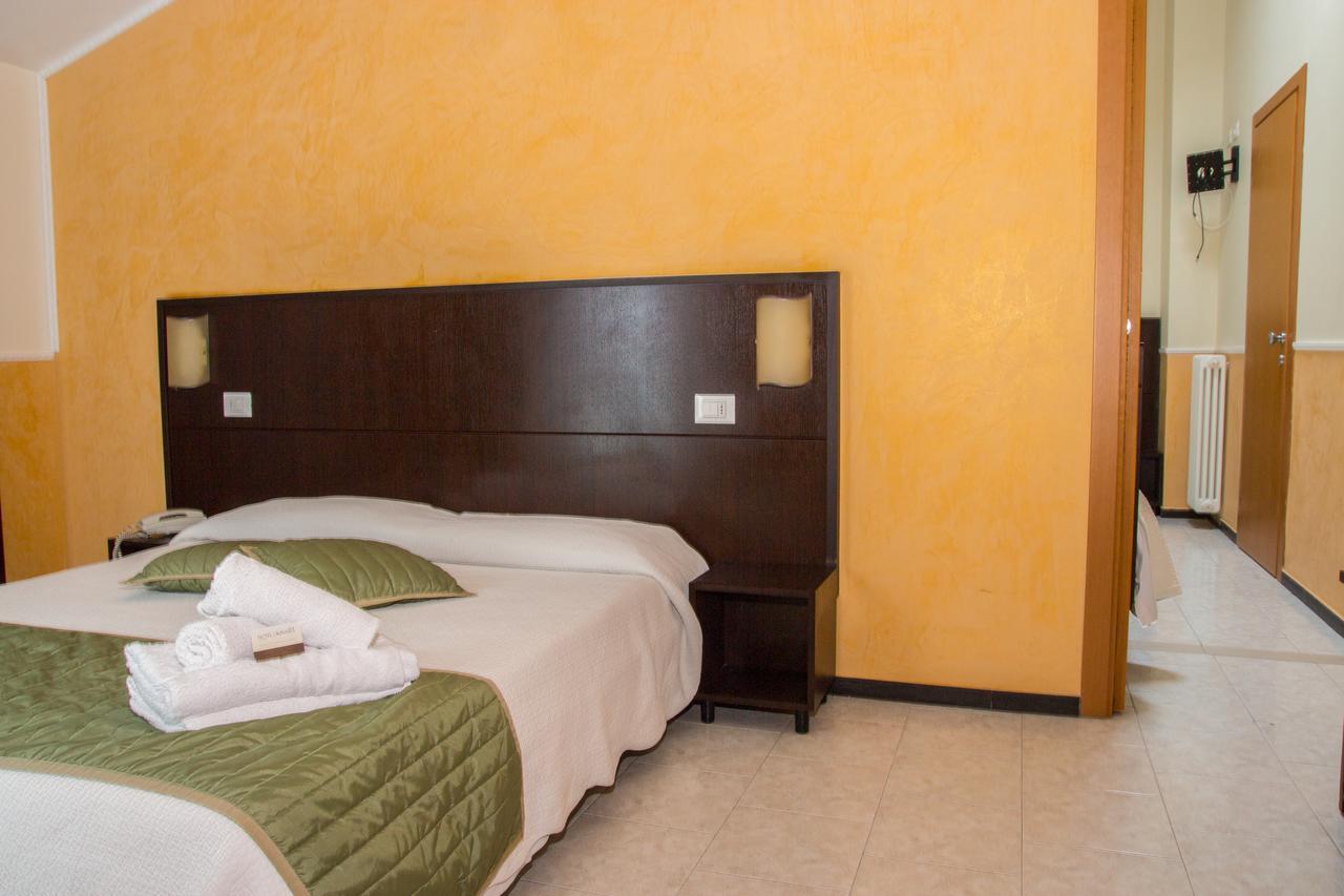 Hotel Okinawa Rimini Esterno foto