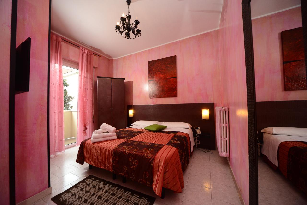 Hotel Okinawa Rimini Esterno foto